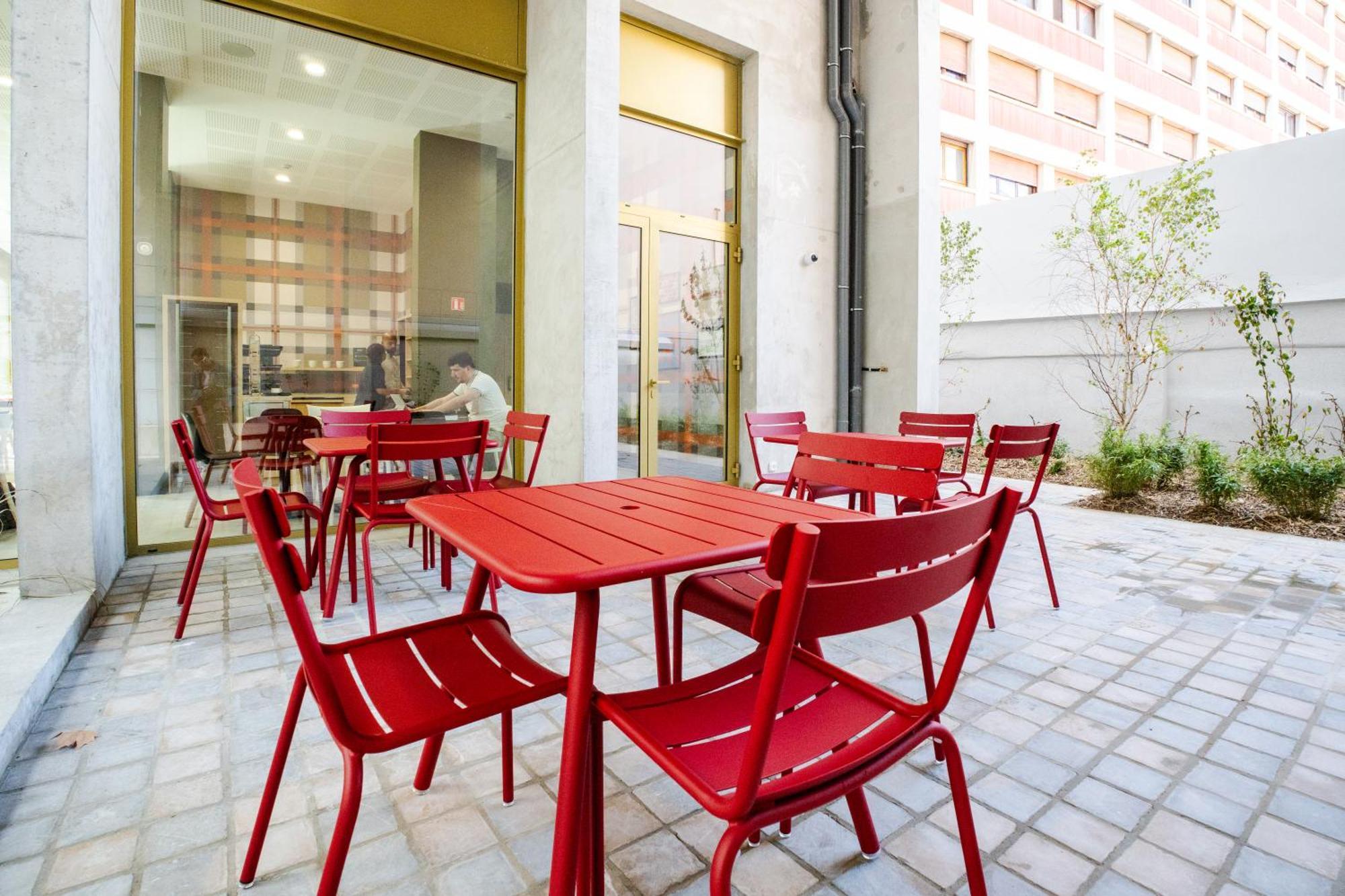 Easyhotel Marseille Euromed Exterior photo