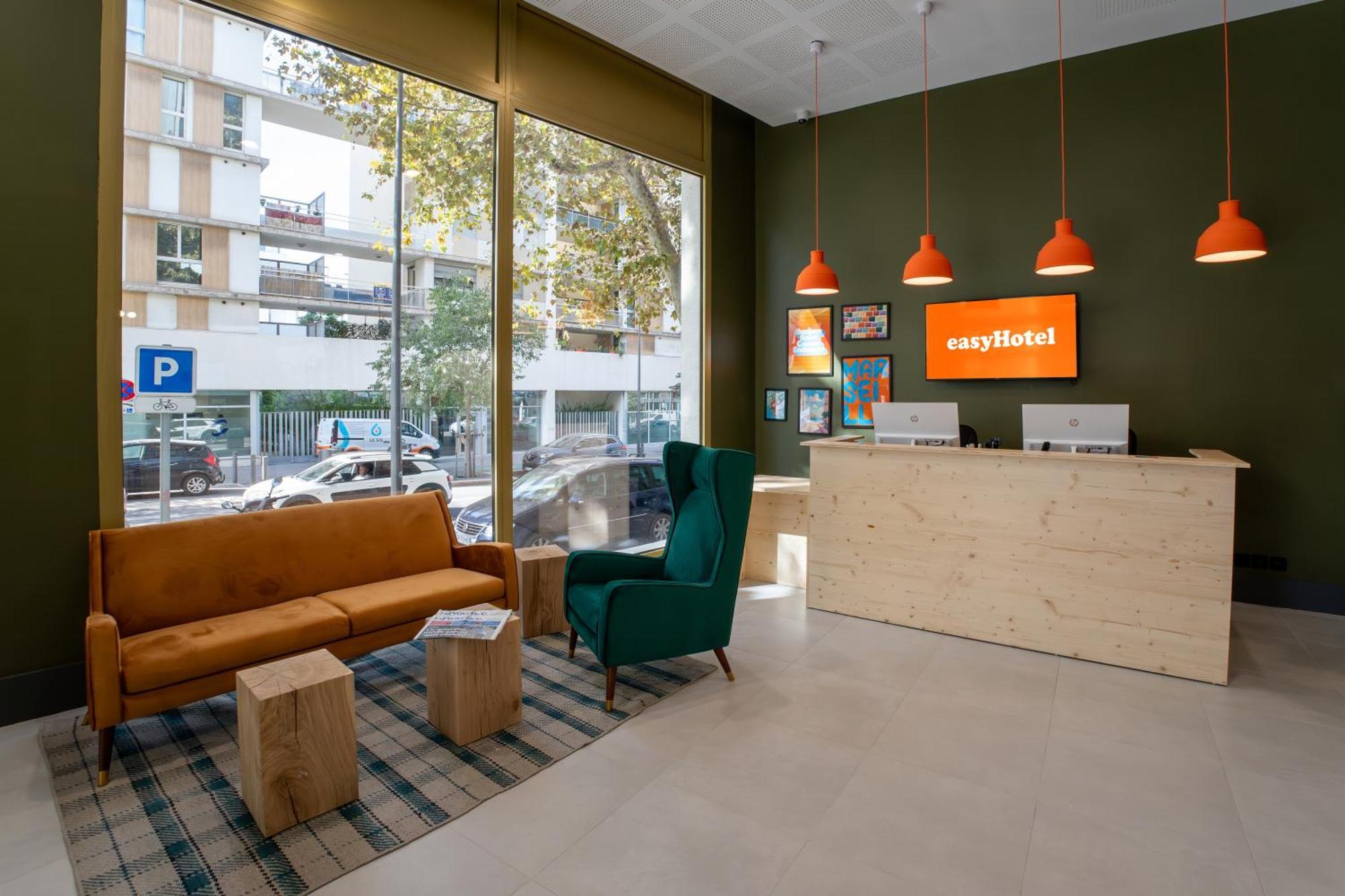 Easyhotel Marseille Euromed Exterior photo