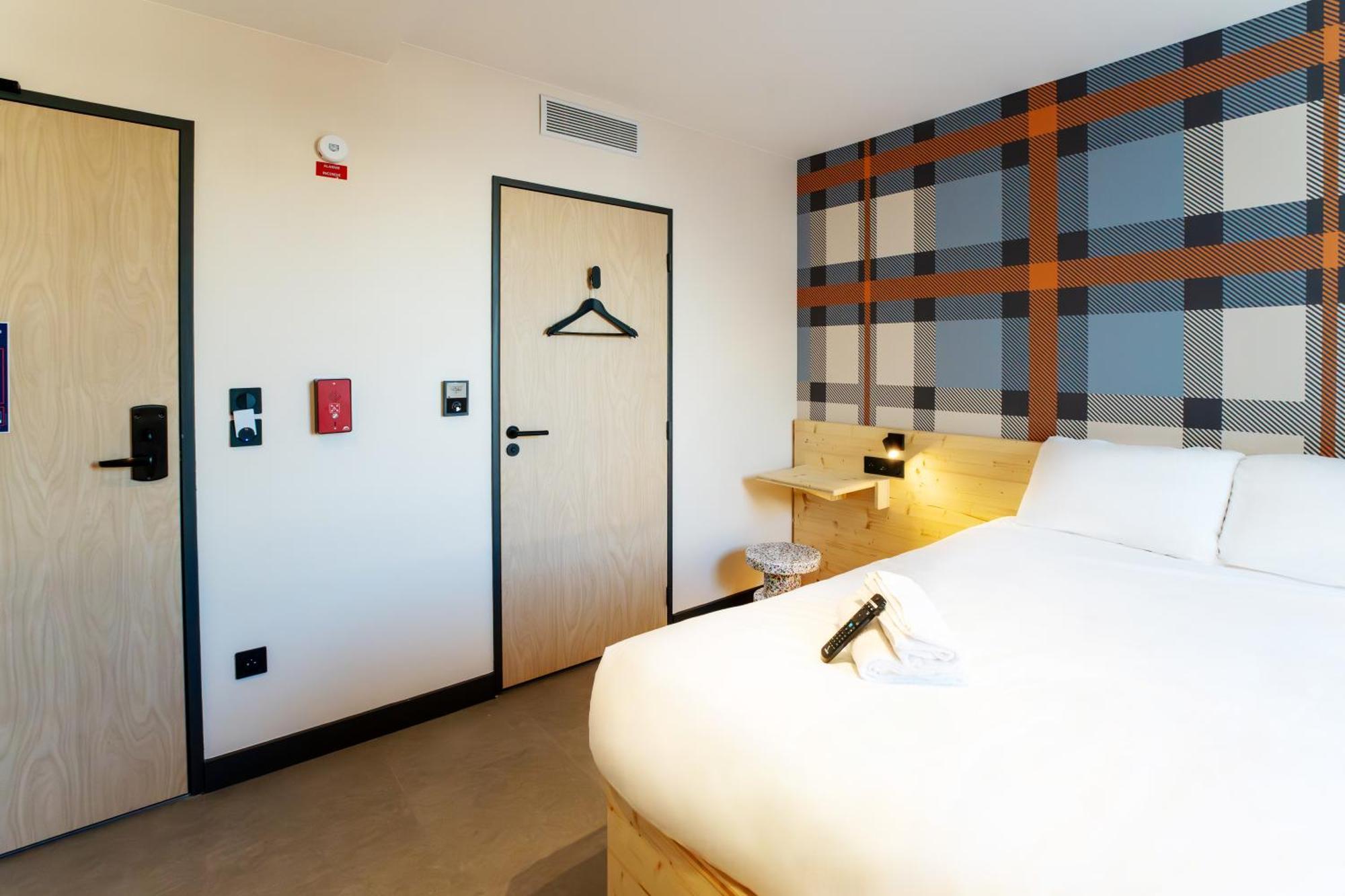 Easyhotel Marseille Euromed Exterior photo