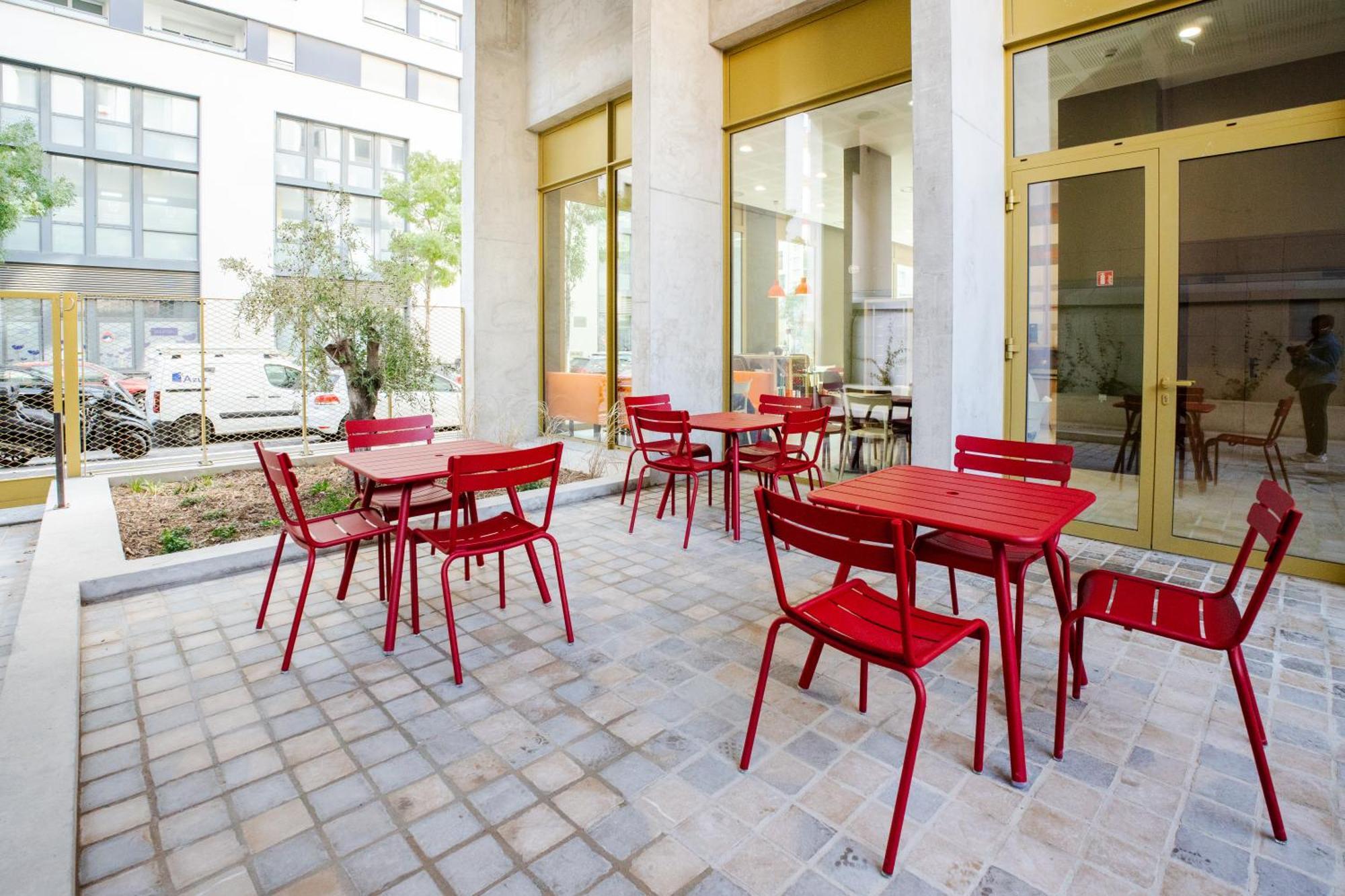 Easyhotel Marseille Euromed Exterior photo