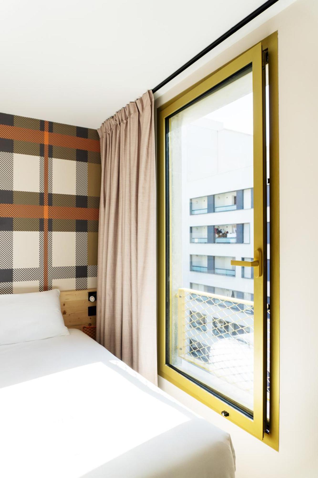 Easyhotel Marseille Euromed Exterior photo