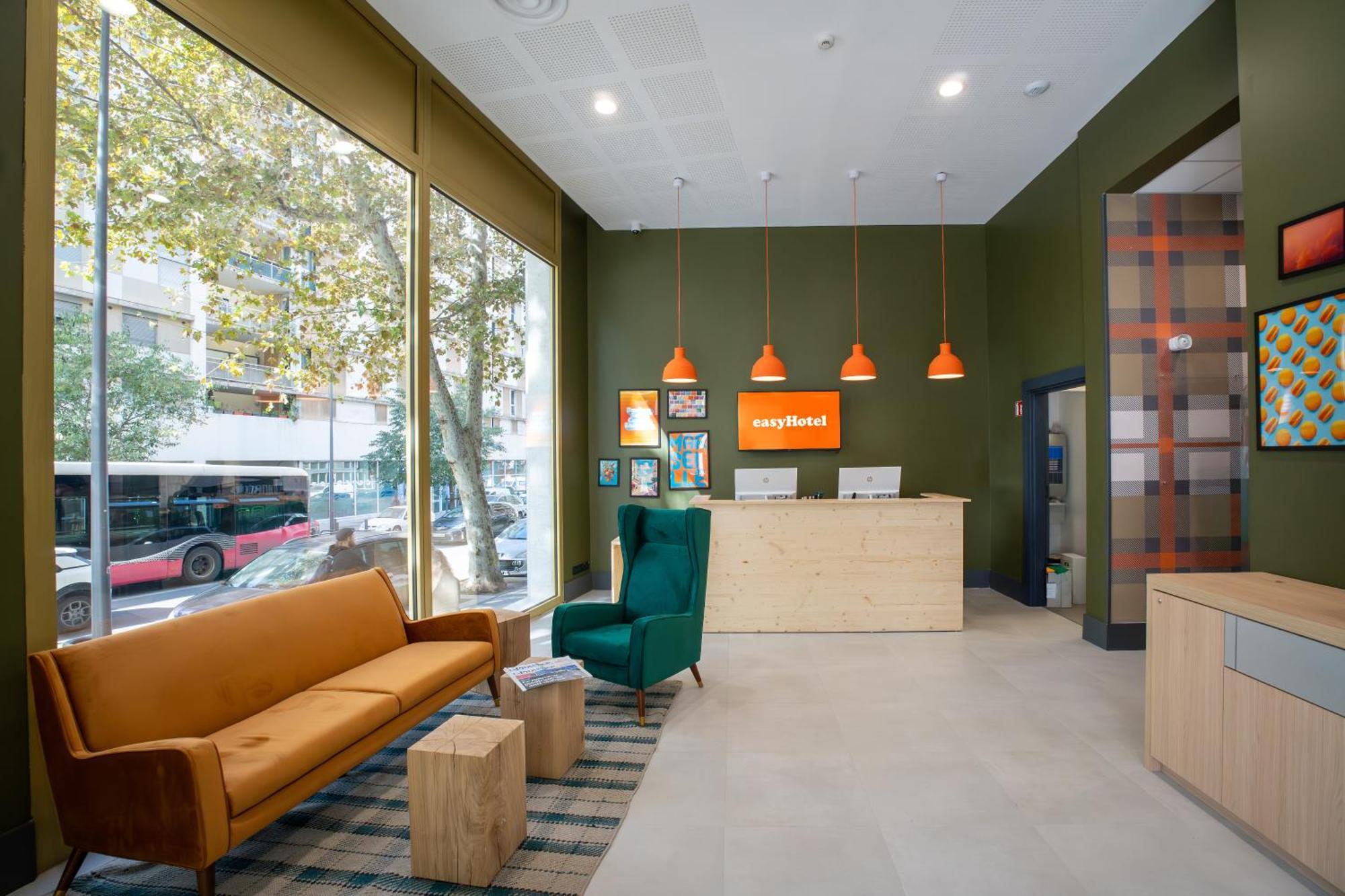 Easyhotel Marseille Euromed Exterior photo