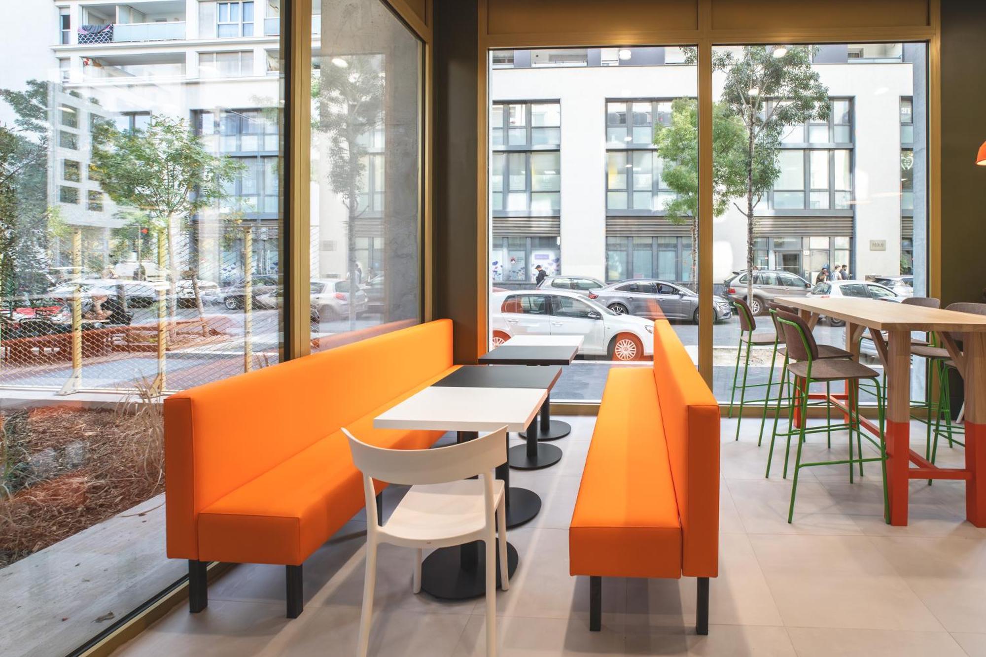 Easyhotel Marseille Euromed Exterior photo