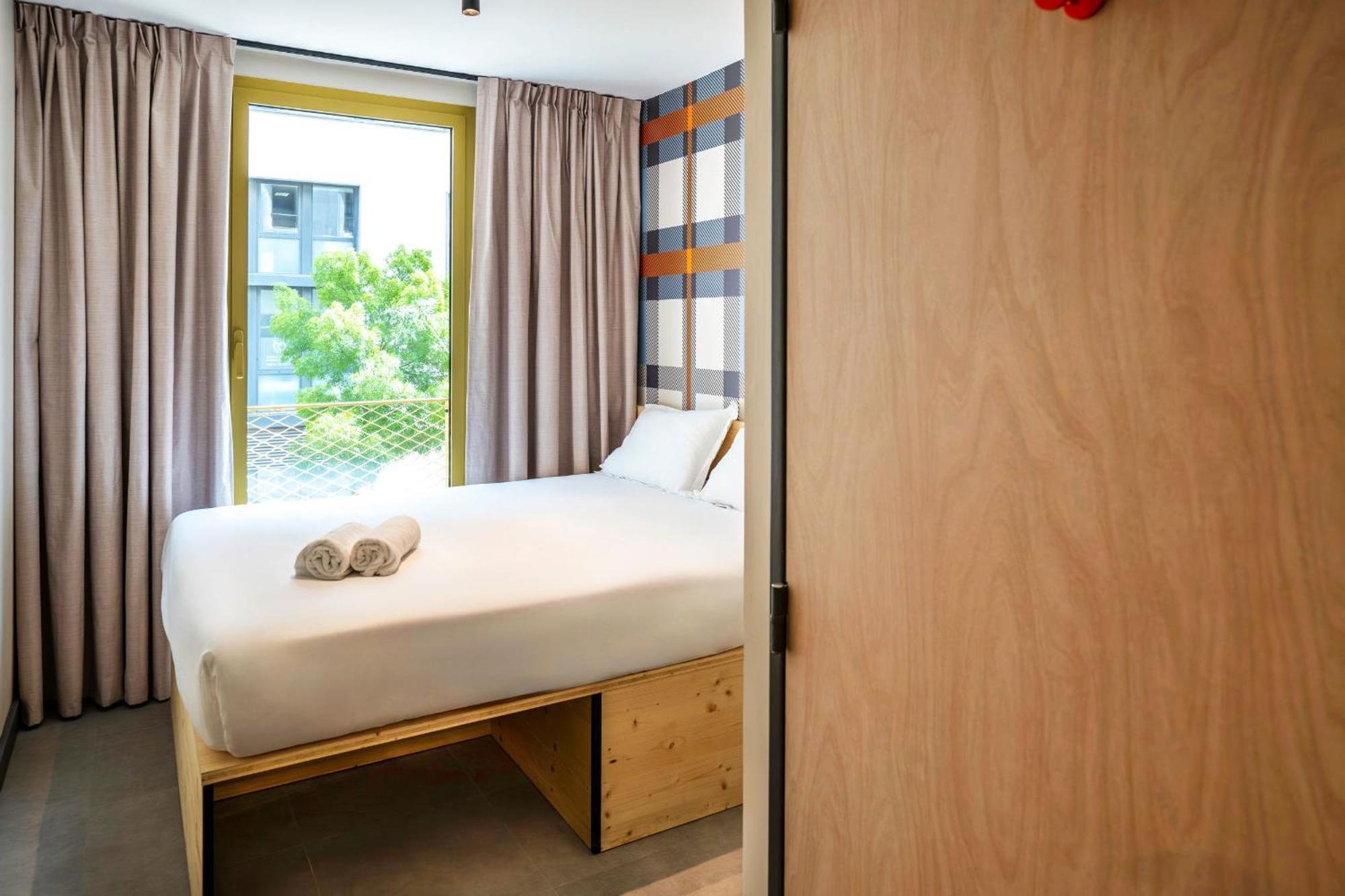 Easyhotel Marseille Euromed Exterior photo