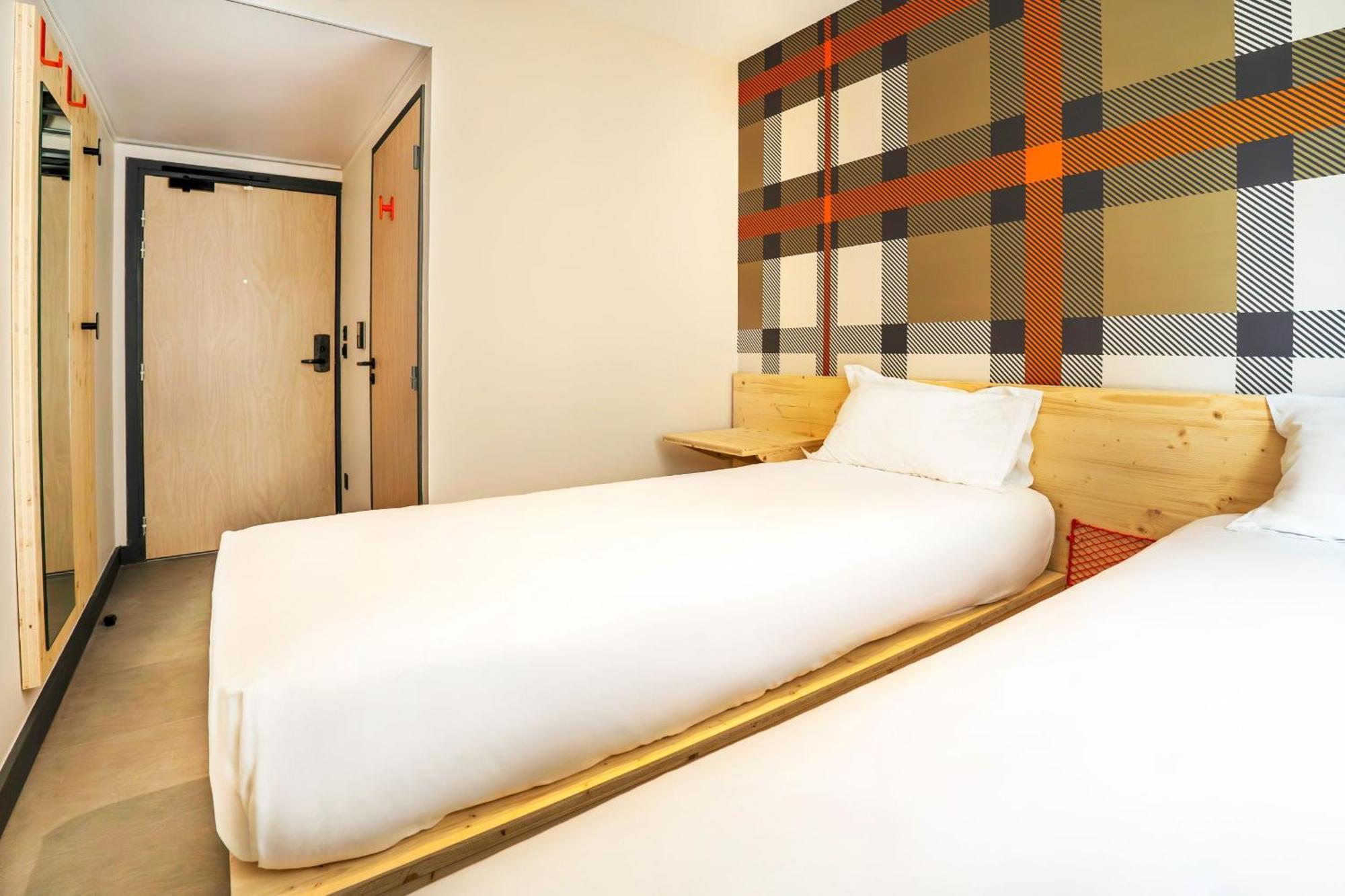 Easyhotel Marseille Euromed Exterior photo